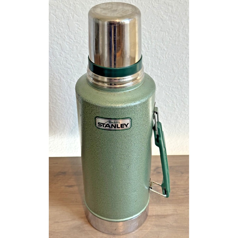 Vintage Stanley Aladdin USA Half 1/2 Gal Thermos A945DH with Handle Green 1992